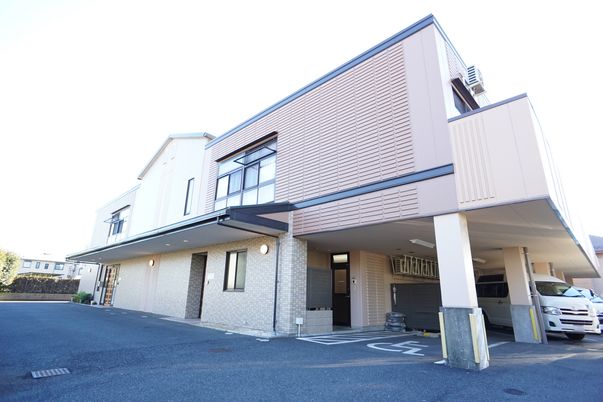 清潔感のある建物の外観