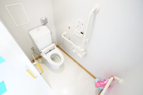 清潔で安全な個室トイレ