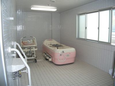 明るい浴室