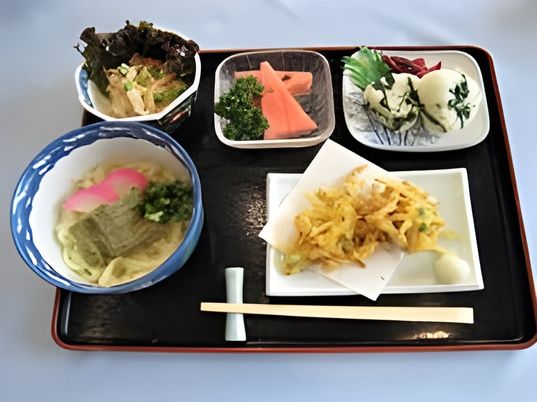 和風の健康的な食事セット