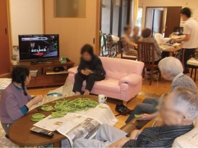 人々が集うリビング