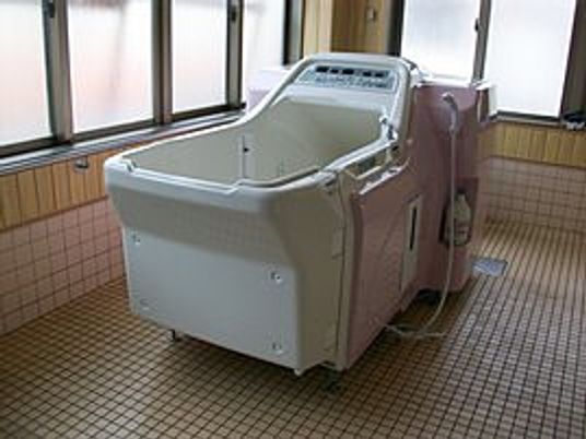 自然光が入る浴室