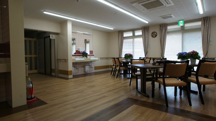 自然光が差し込む部屋  