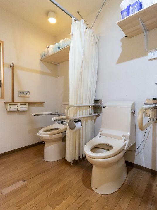 手すり付きトイレ設備