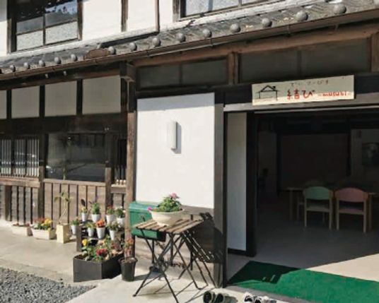 昔ながらの建物外観
