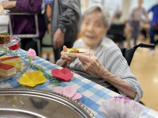 温かい雰囲気の食堂