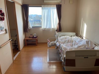 自然光が差し込む居室