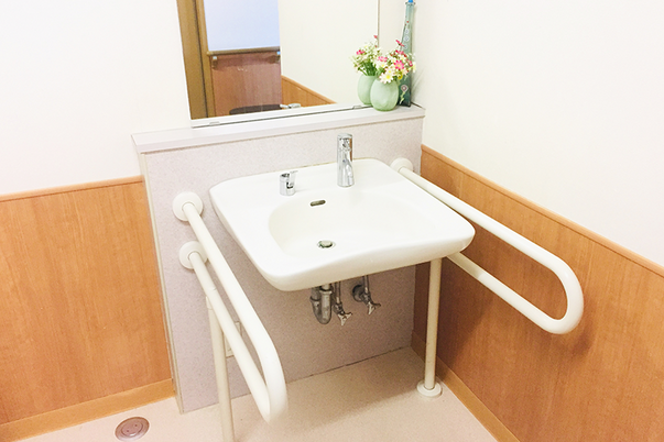 手すり付き洗面台