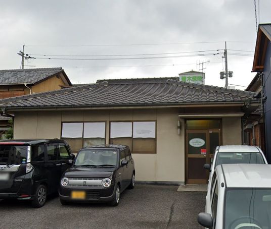 建物外観の駐車場