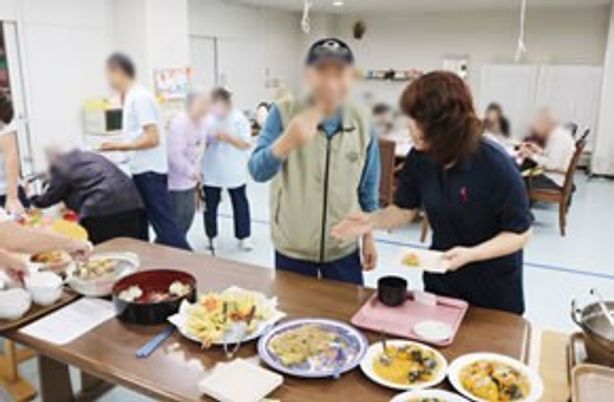 食を楽しむ交流スペース