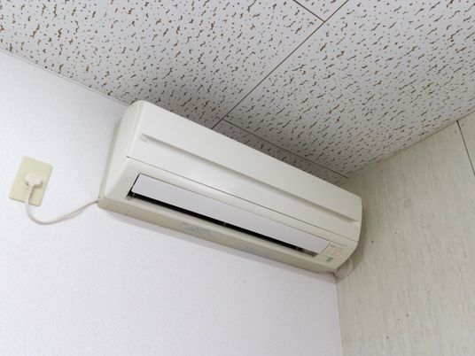 壁掛けエアコンの設置例