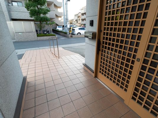 エントランスの入口風景