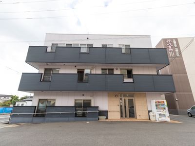 建物外観の正面ビュー