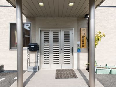 清潔感のある建物入口