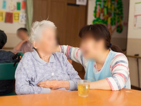 明るい食堂の様子