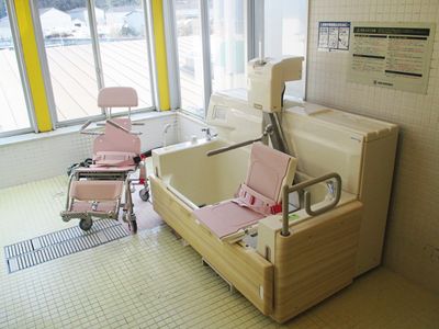 明るい浴室の空間