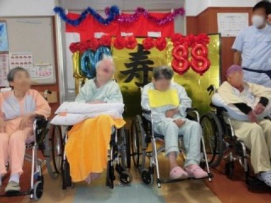 くつろぐ住人たちの居室
