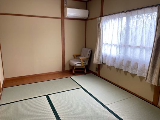 落ち着いた雰囲気の和室