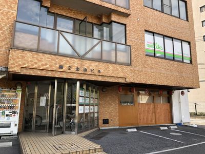 エントランスの外観