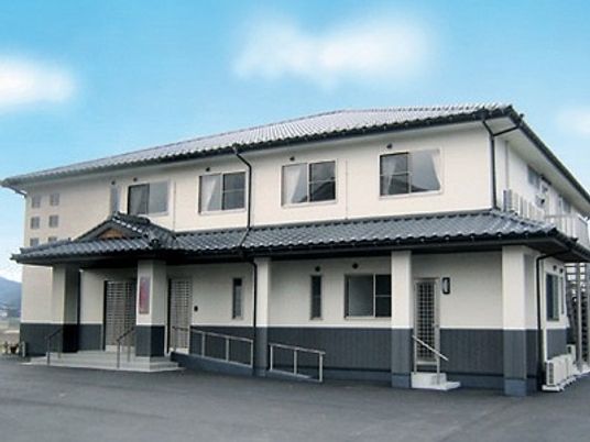 和風の二階建て建物外観