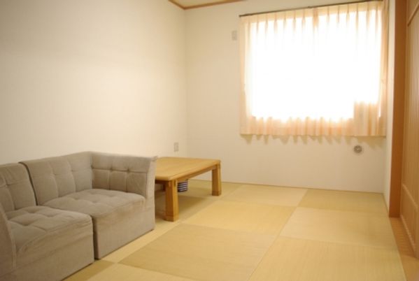 清潔感ある和室の居室