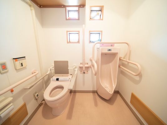 バリアフリーなトイレ空間