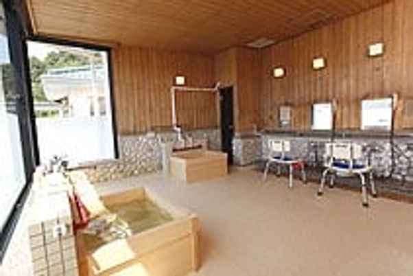 自然光が入る浴室