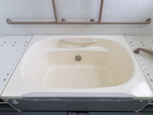 安全手すり付き浴槽
