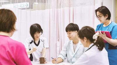 スタッフ研修中の様子