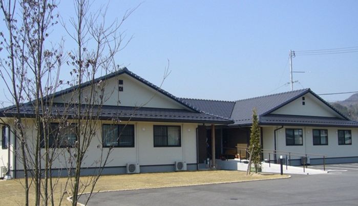 広がりのある建物外観