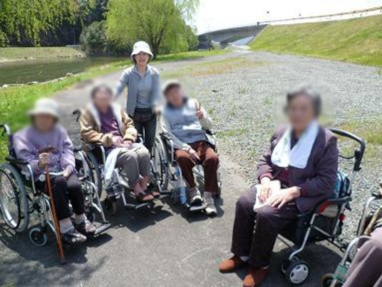 楽しむ人々の屋外