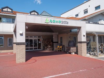 入口のある建物正面