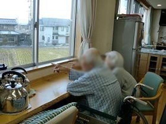 眺望を楽しむ人々