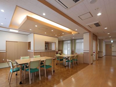 明るい空間の食堂