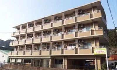 多階層の建物外観