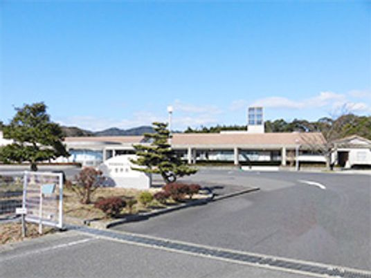 広々とした外観