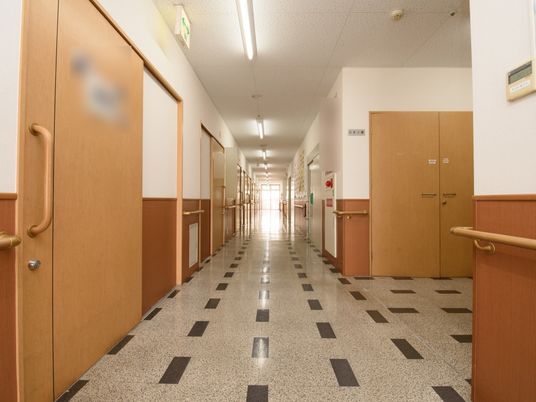 清潔な廊下の光景