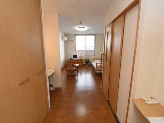 居室の廊下と入口