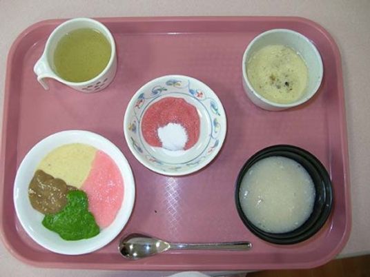食事セットのトレー