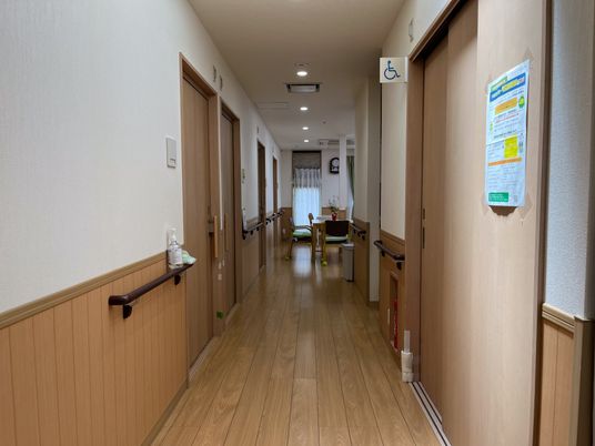 廊下の清潔な空間