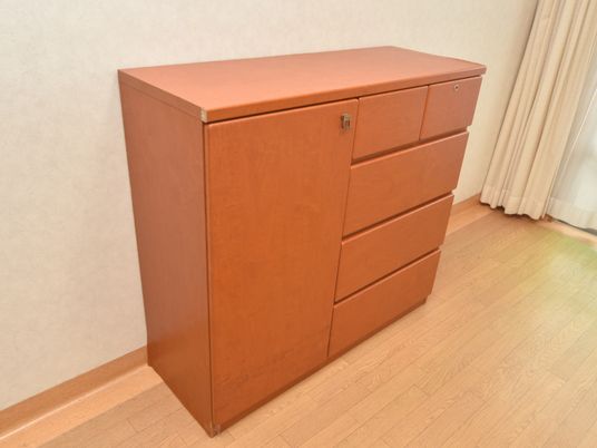 茶色のたんす