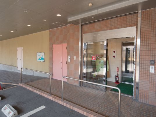 バリアフリーなエントランス