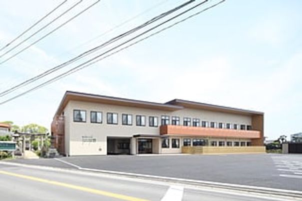 広々とした施設の外観