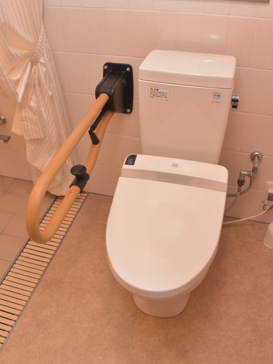 手すり付きトイレ設備