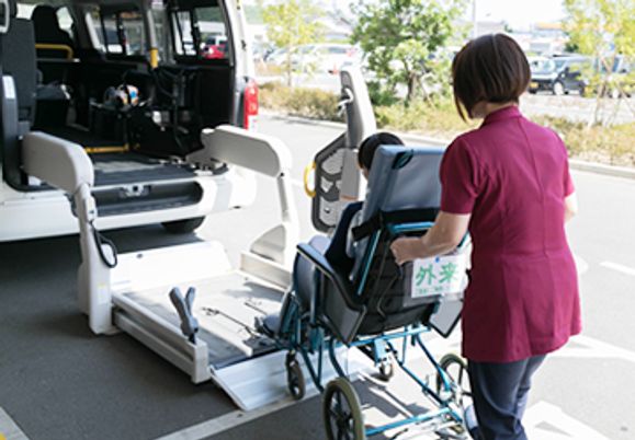 車椅子での外出支援