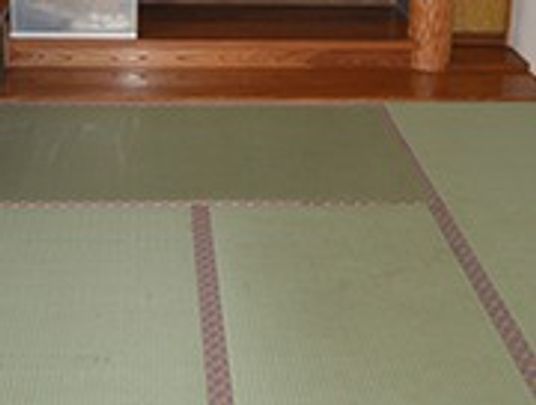 綺麗な畳の和室の一角
