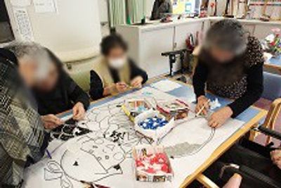作業をする方々の様子