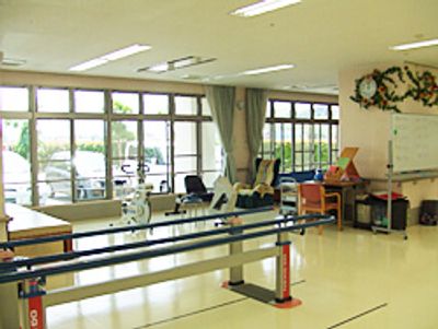 開放的な機能訓練室