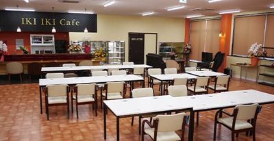 明るいラウンジ