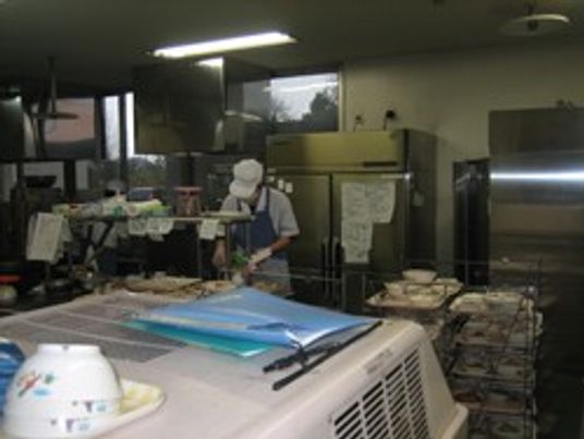 整然とした厨房